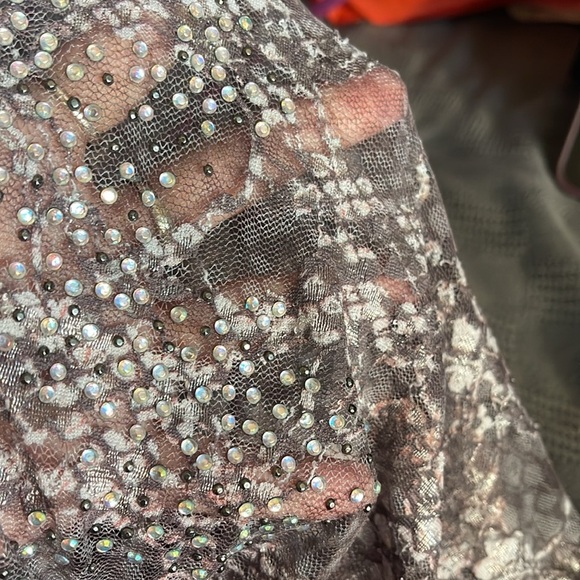 Urban Mix Snake Print Sheer Long Sleeve Beaded Top. Size 1XL - Picture 10 of 10